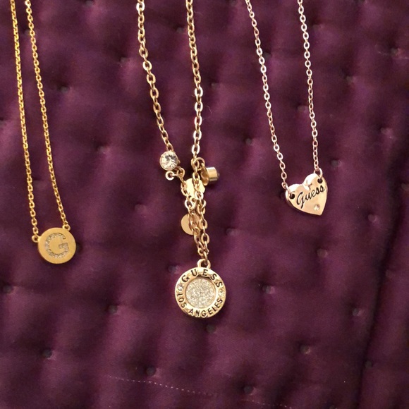 3 Guess Los Angeles necklaces - Picture 3 of 15